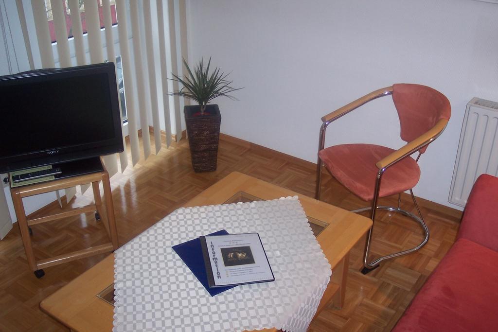 Hotel Garni Zur Bergstrasse Zwingenberg  Habitación foto