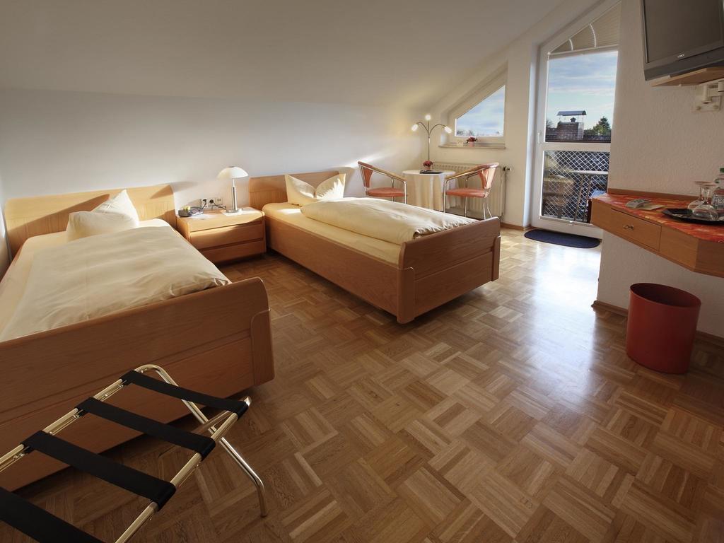 Hotel Garni Zur Bergstrasse Zwingenberg  Habitación foto