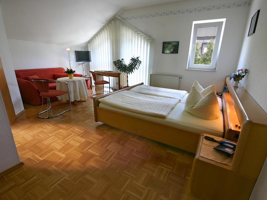 Hotel Garni Zur Bergstrasse Zwingenberg  Habitación foto