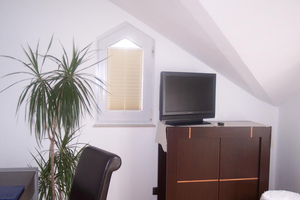 Hotel Garni Zur Bergstrasse Zwingenberg  Habitación foto